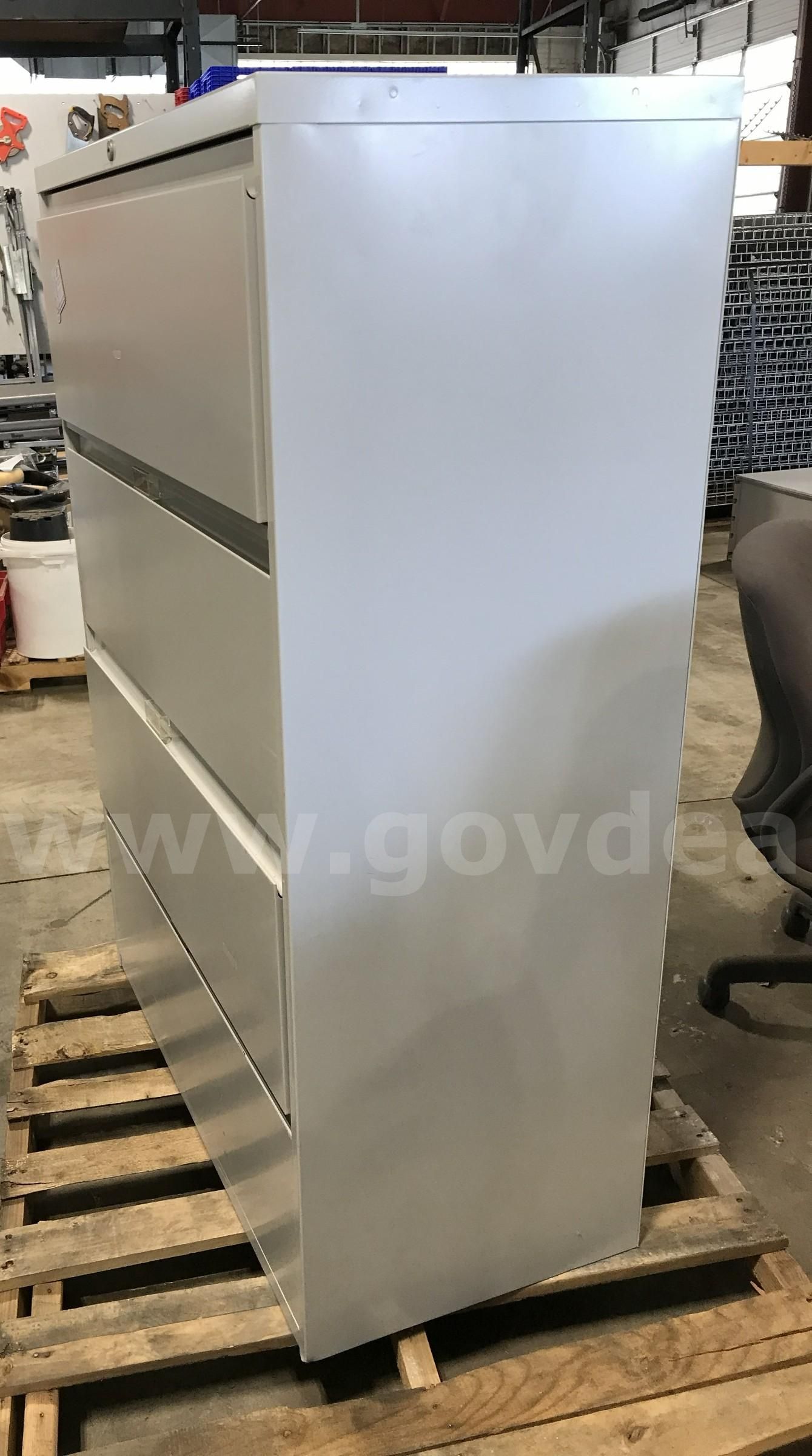 Used 4 drawer file cabinet. (S2)