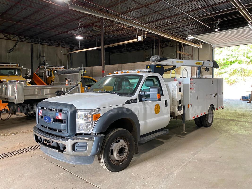 2015 Ford F-550 Crane Truck (Propane/Natural Gas)