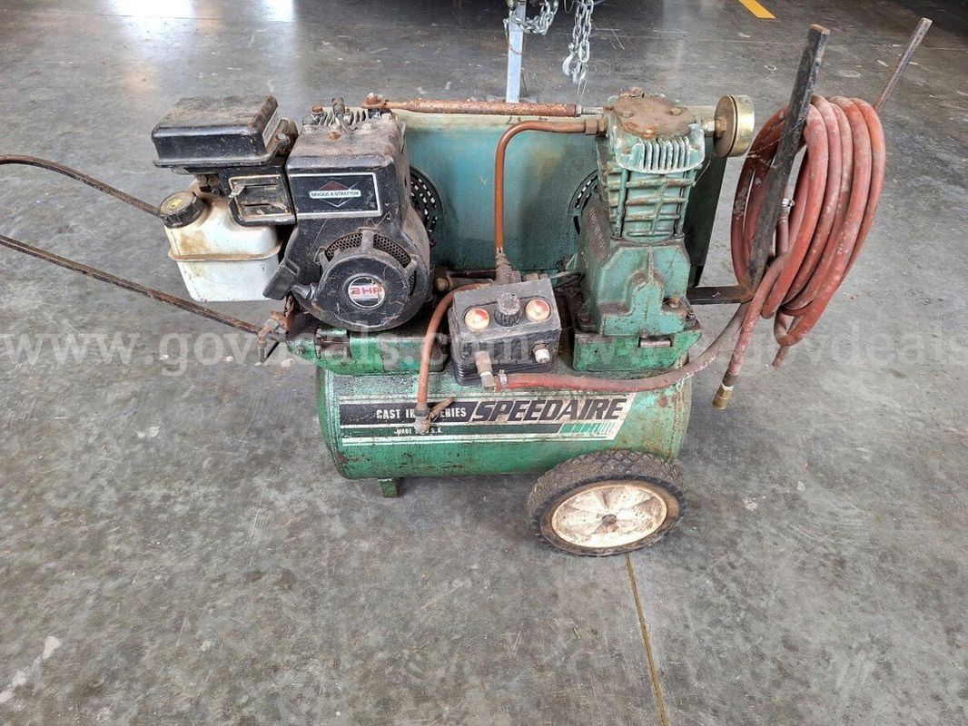 SPEEDAIRE COMPRESSOR w/ 3 HP Briggs & Stratton gas engine