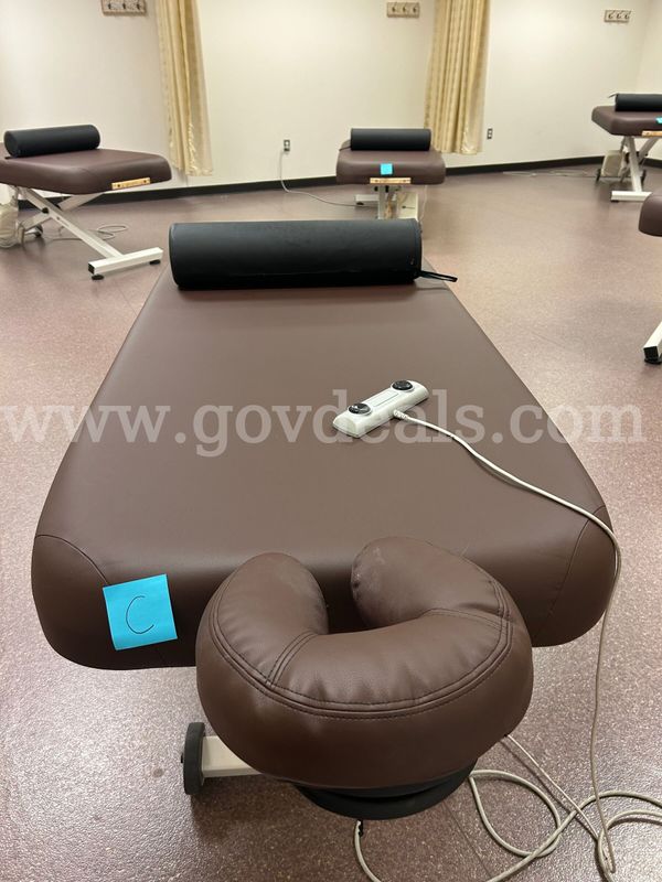 2019 Earthlite Ellora 32" Custom Massage Table
