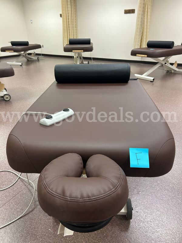 2019 Earthlite Ellora 32" Custom Massage Table