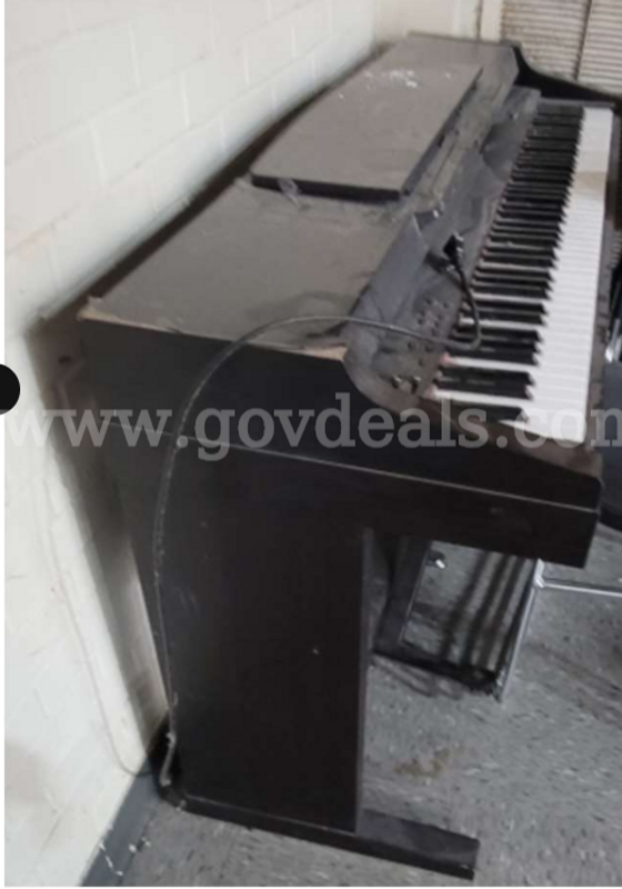 Yamaha Keyboard and Bench