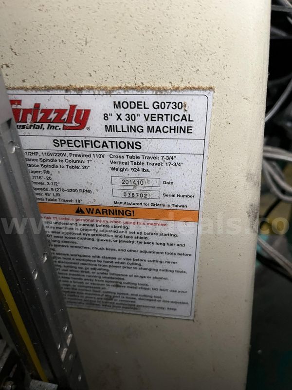 Grizzly industry 8 inch x 30 inch verticle milling machine