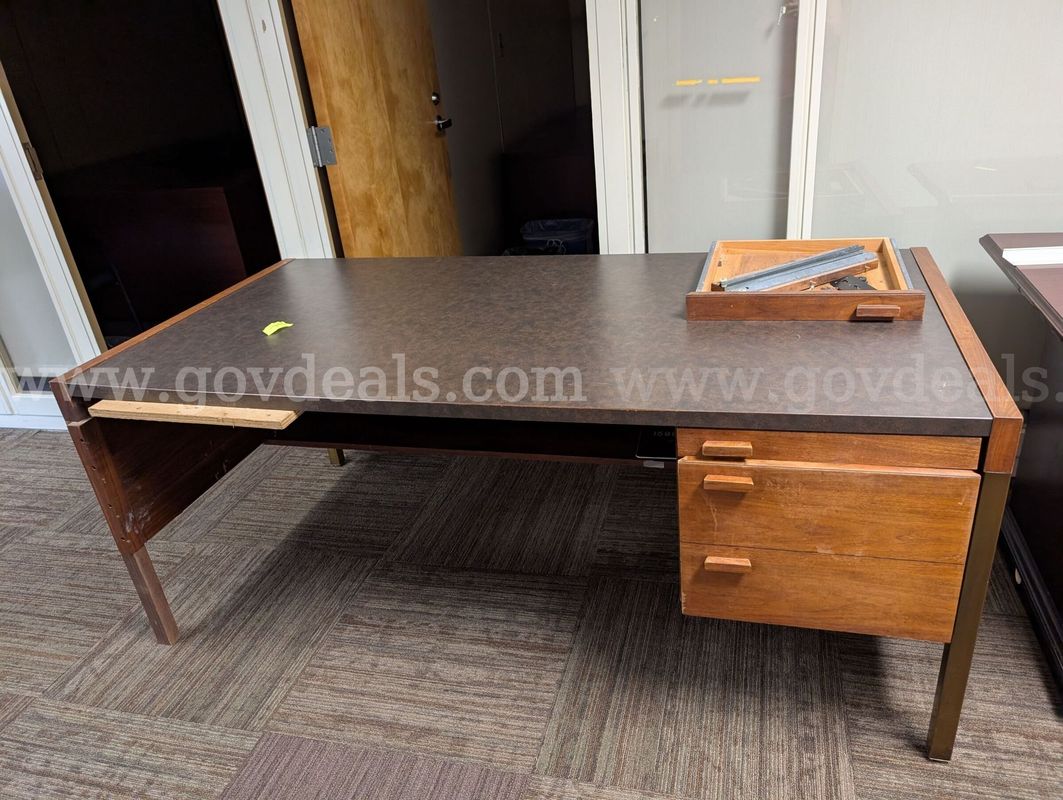 Ushape desk