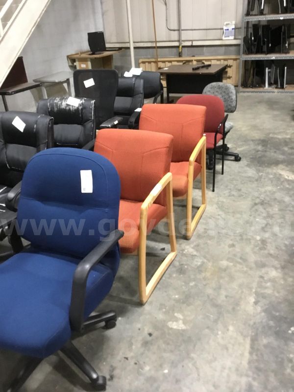 Lot Of  5  Chairs