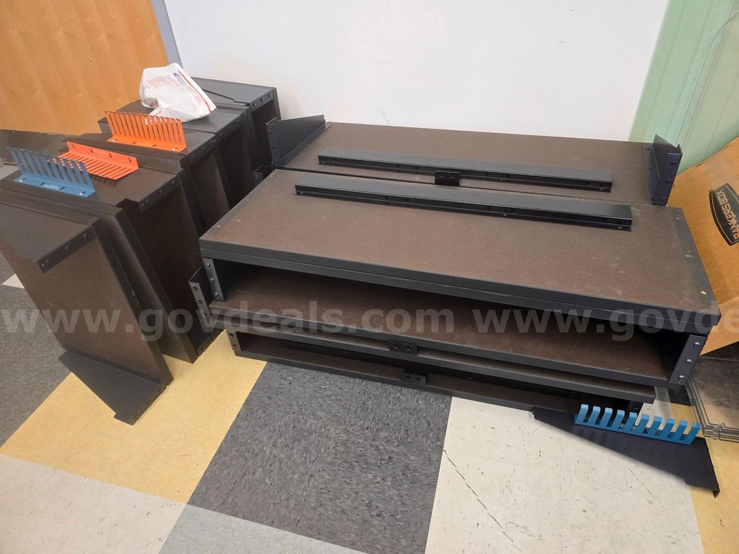 Lab workbench shelves