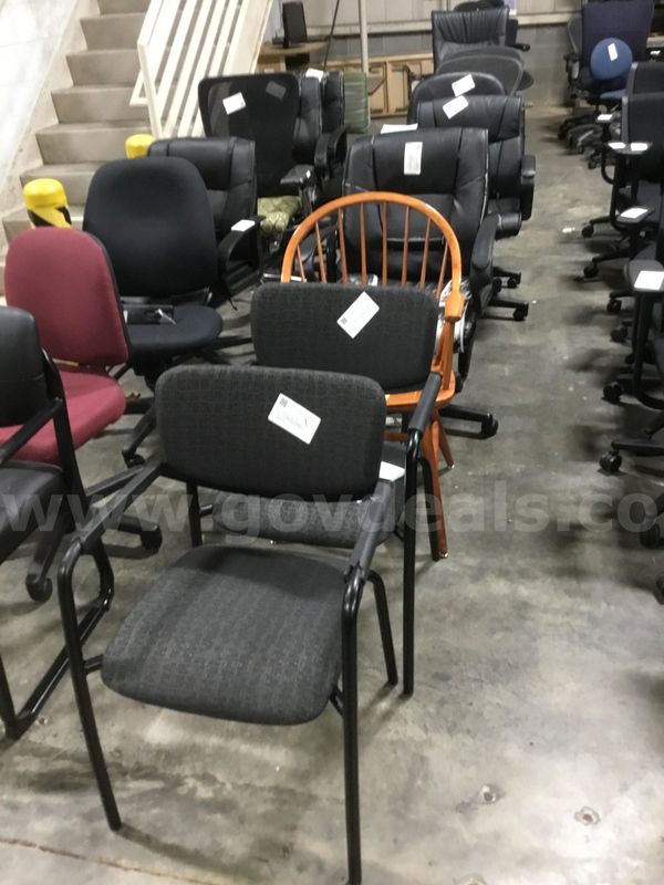 Lot Of 7 Chairs