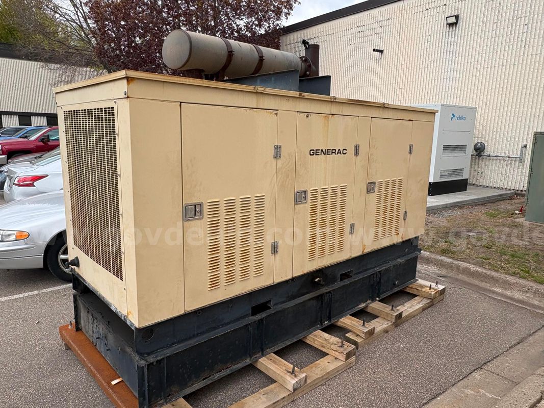 230kW Generac Generator in Enclosure  **Low Hours**