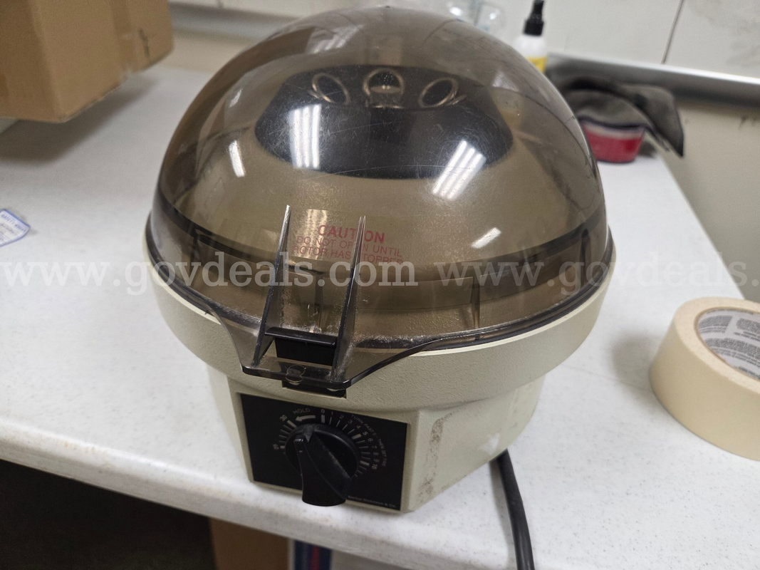 Adams Compact II Centrifuge, Cat No. 0225