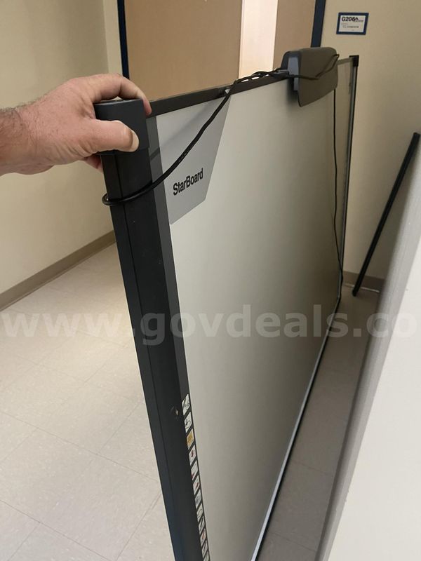 Hitachi StarBoard FX-TRIO-88W (unsure of working condition)