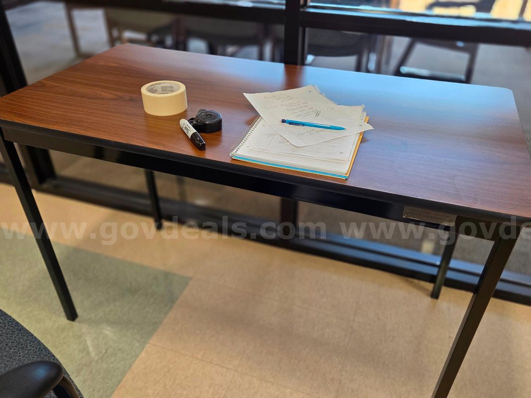 4'x2' Table (legs do not fold)
