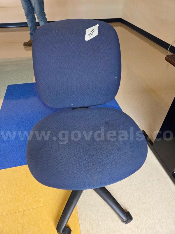 Rolling Blue Task Chair with No Arms