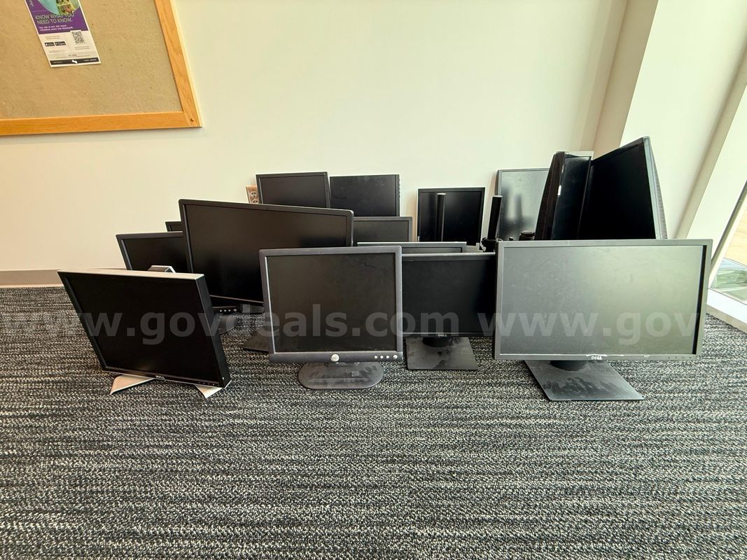Monitor Lot #1 - Start Bid $1.00 - Sold As Is, No Shipping - IT Dept. 419-354-6217
