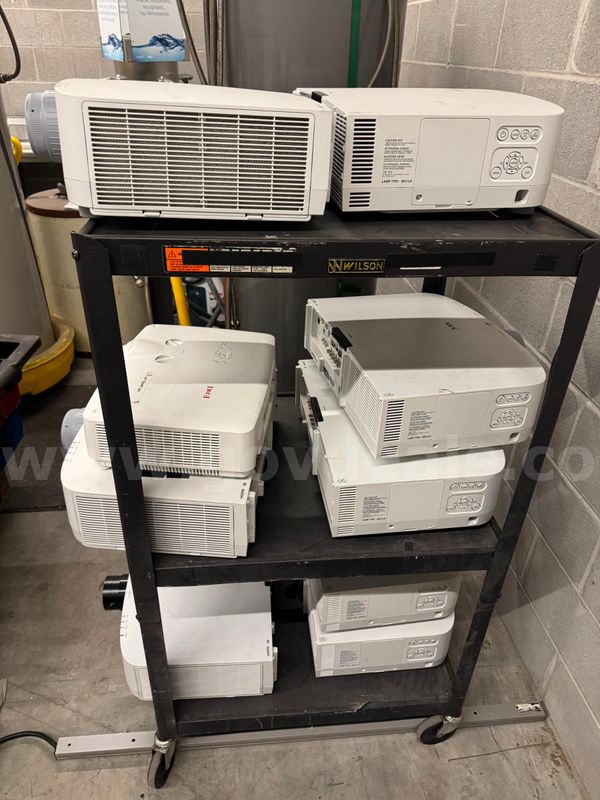Lot of untested/not working video projectors (for parts)