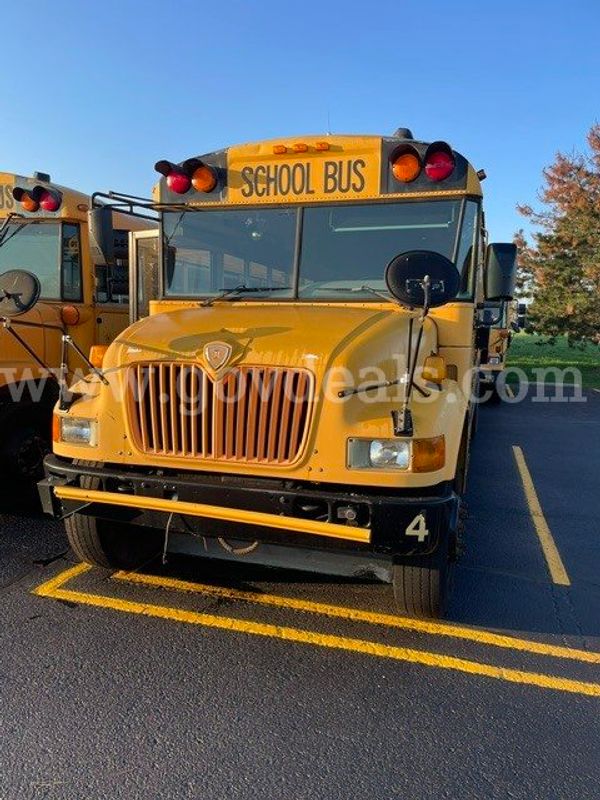 Bus 4 - 2004 International 3000