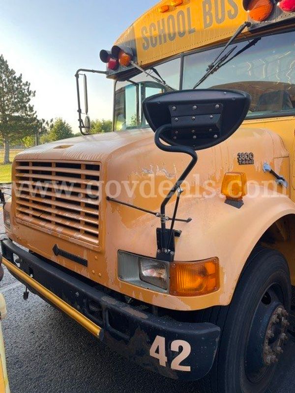 Bus 42 - 1997 International 3800