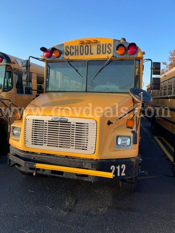 Bus 212 - 2006 Freightliner FS65