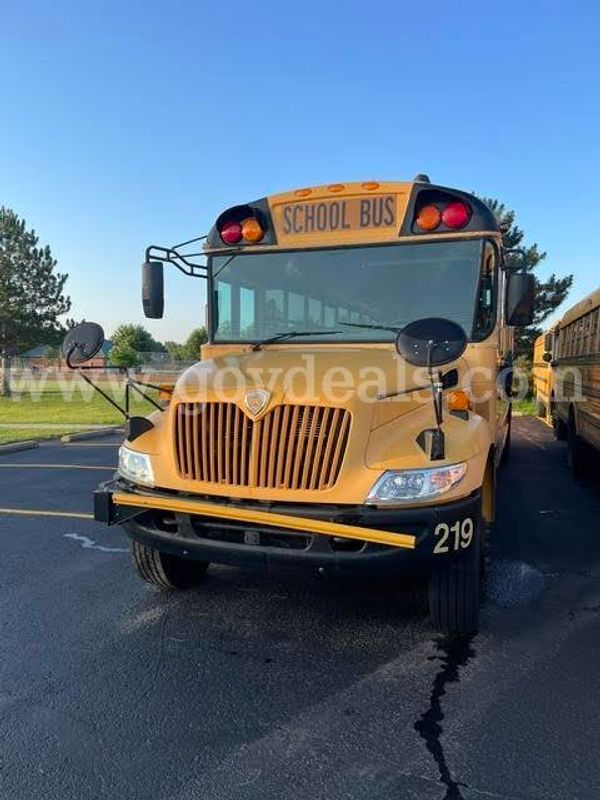 Bus 219 - 2006 International 3000