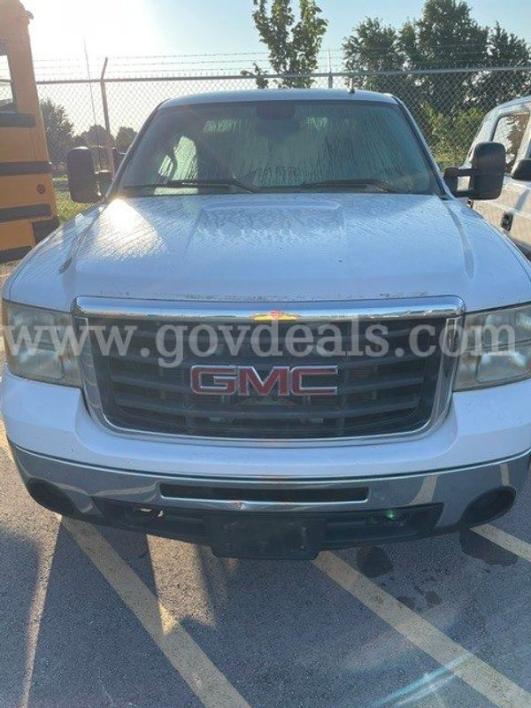 2007 GMC Sierra 2500HD SLE1 Ext. Cab 2WD