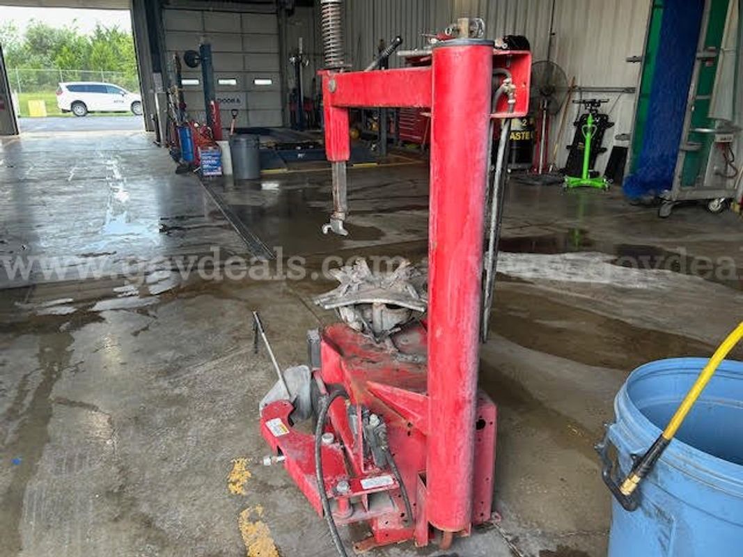 Tire changer