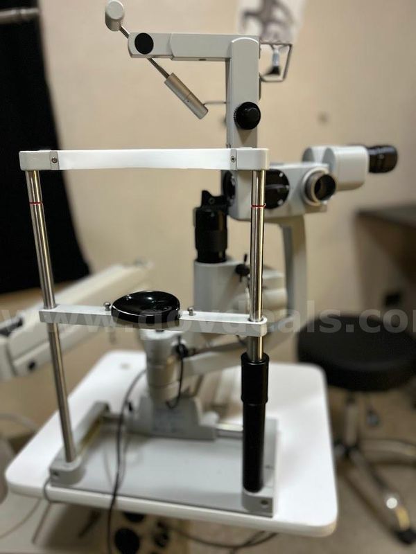 Carl Zeizz Meditec AG Slit Lamp w/ Lombart Instrument Stand