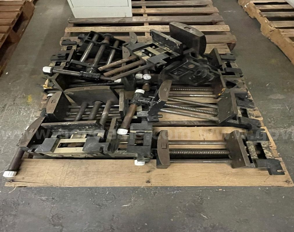 A Lot of 12-15 Table Vices