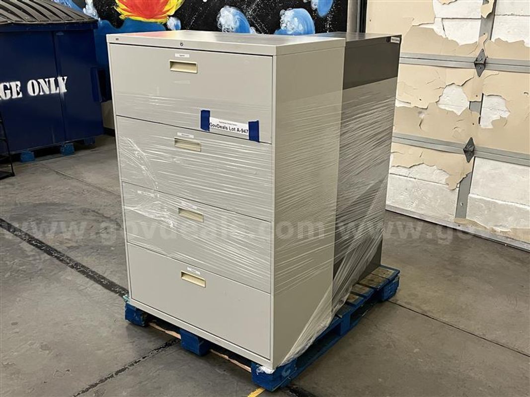 Metal Cabinets Lot A-947