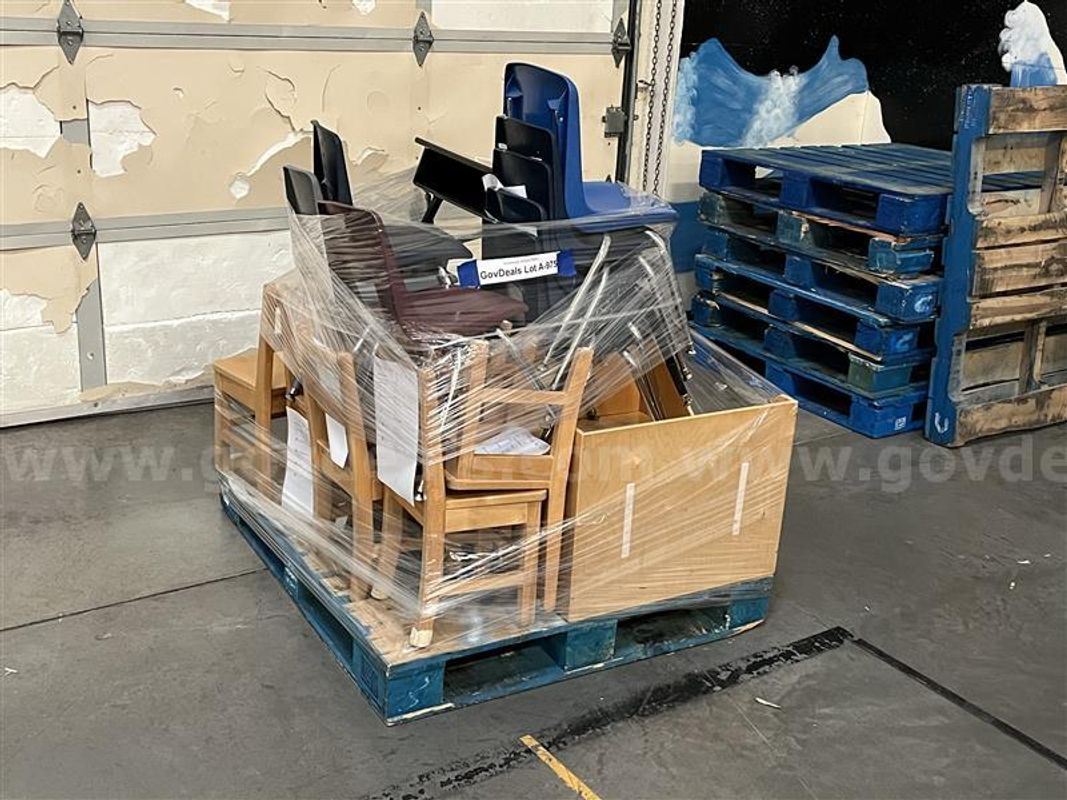 Misc. Classroom Furniture Lot A-975