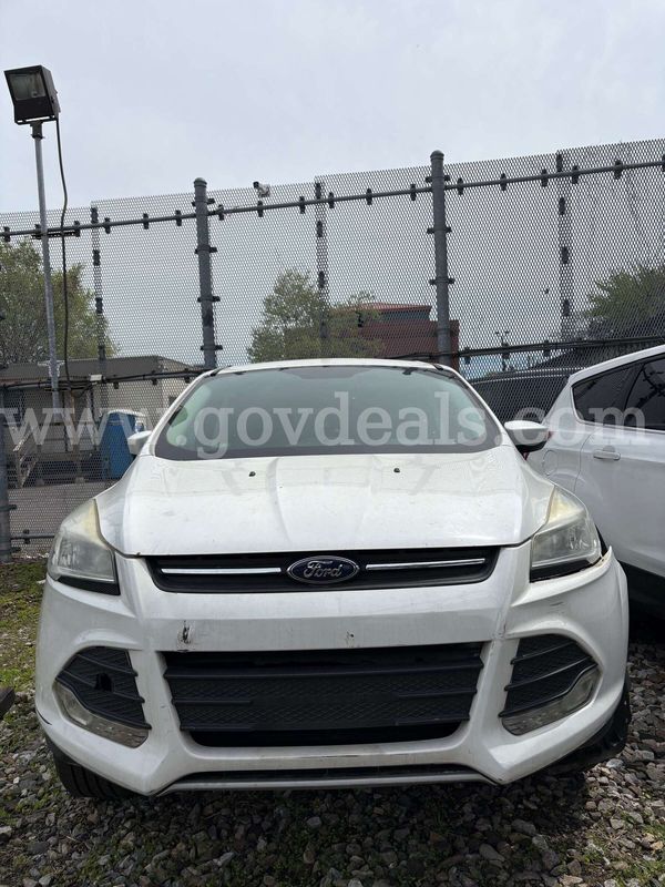 2015 Ford Escape SE 4WD (SFS-017)