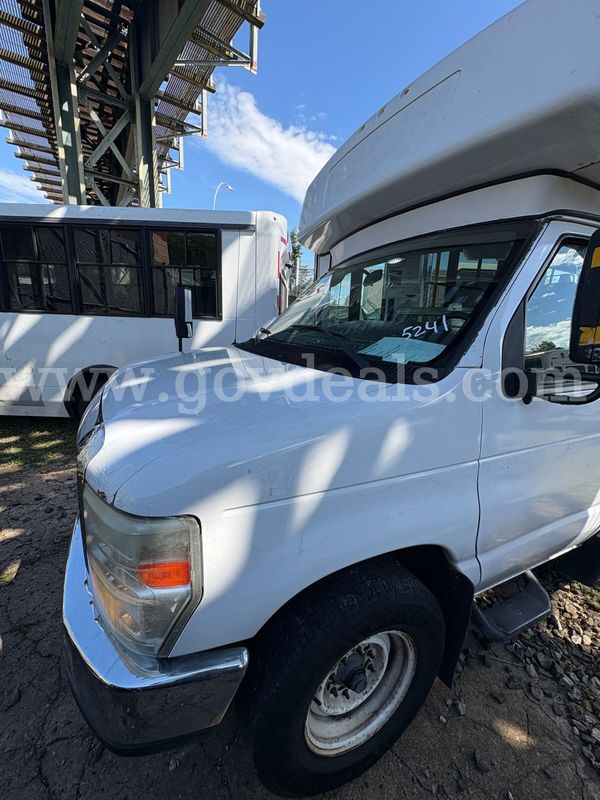 2018 Ford Econoline Wheel Chair Accesible Van (5241)