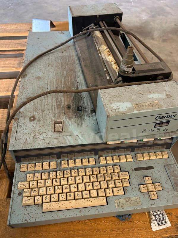 Blue Gerber Signmaker Ive Vinyl Cutting Machine