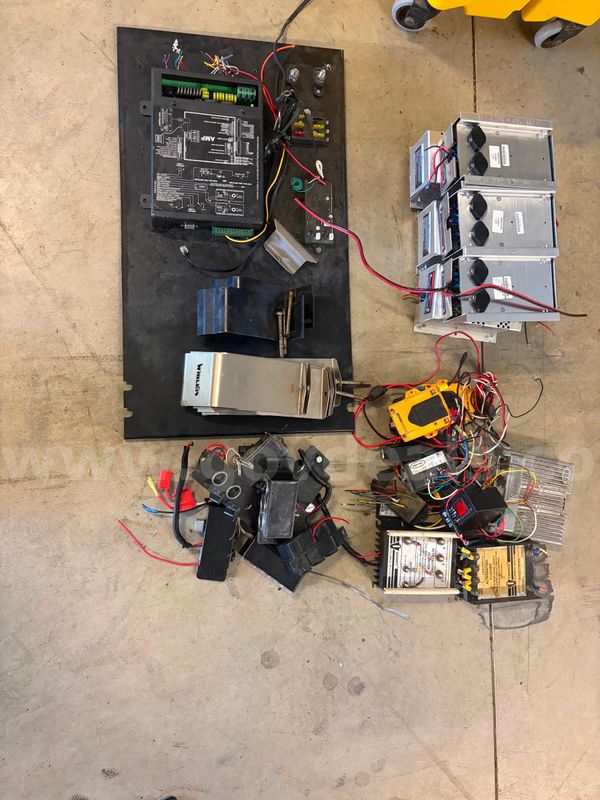 Lot of LED flashers, Sirens, charge guards and ect