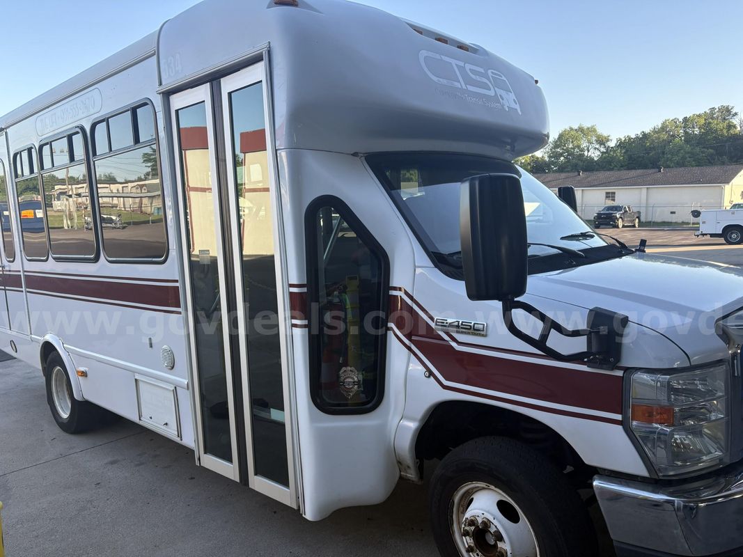 2015 Ford Econoline Van
