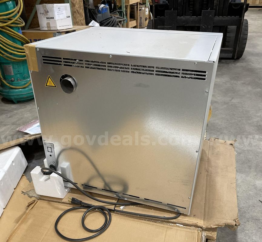 Binder Incubator with gravity (natural) Convection