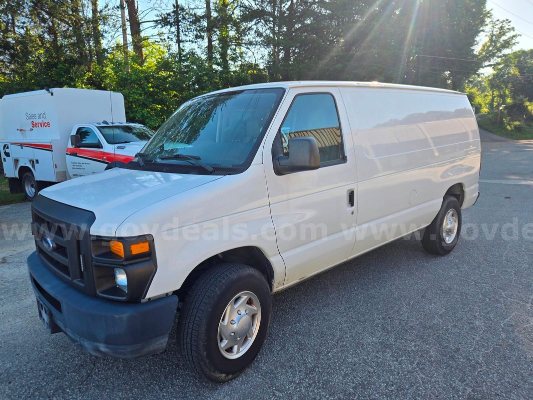 2012 Ford Econoline E250 WITH STORAGE BIN SYSTEM