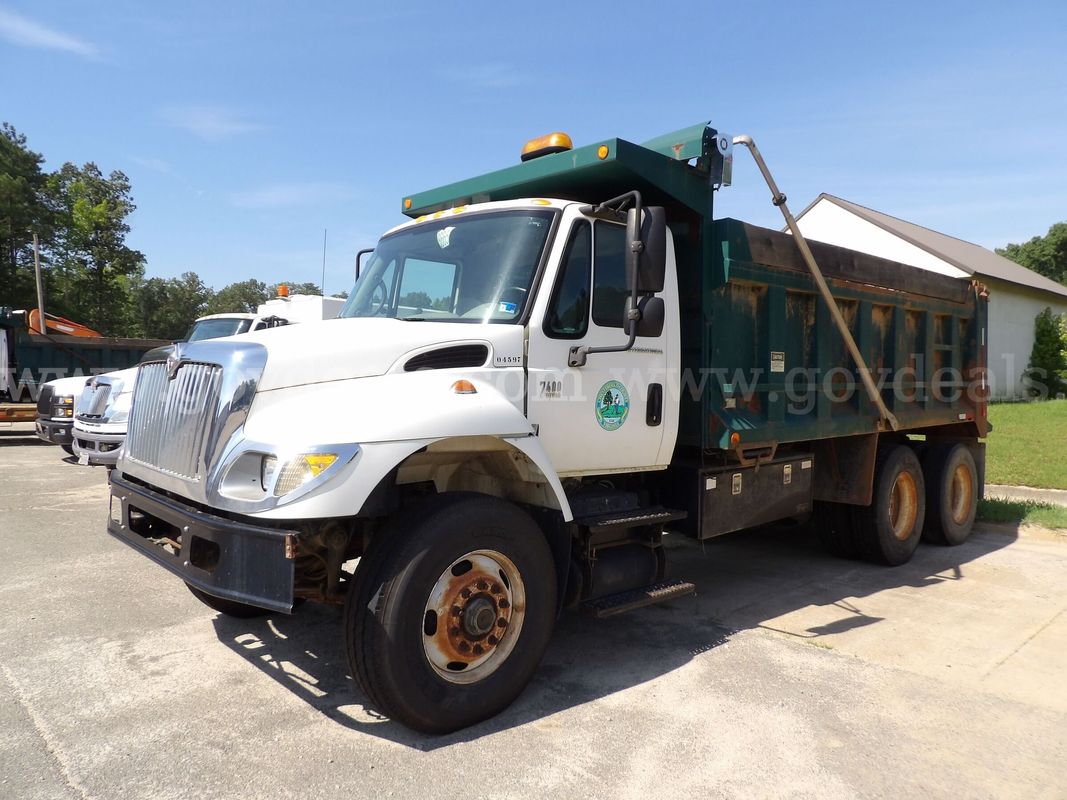 2004 International 7400 Dump Truck
