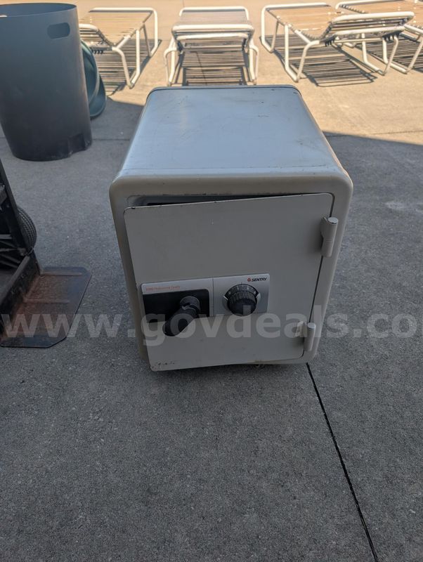 Sentry 6380 Professional Quality Safe NO COMBINATION