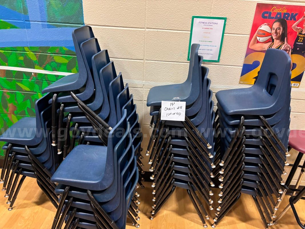 Student Chairs #8 14" (Lot of 42) UWE