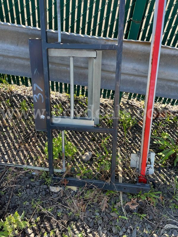 Blade thinning attachment