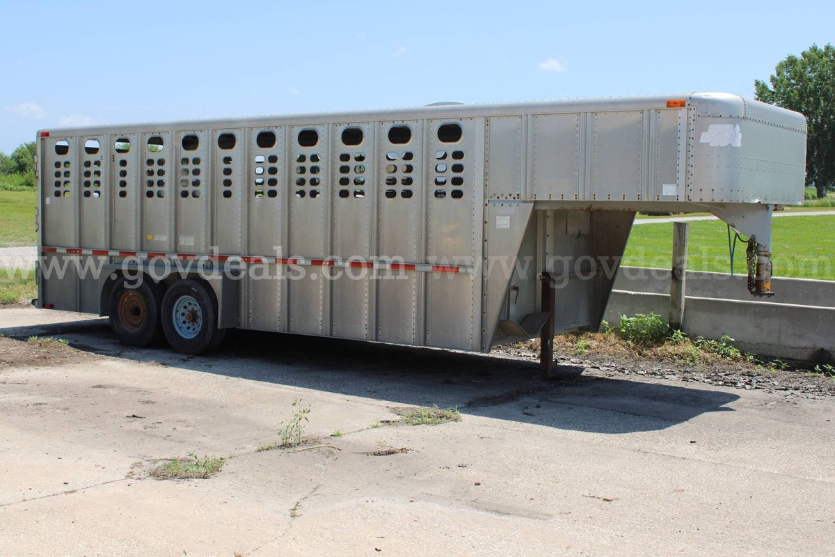 Wilson PSGN-720R Ranch Hand Livestock Trailer