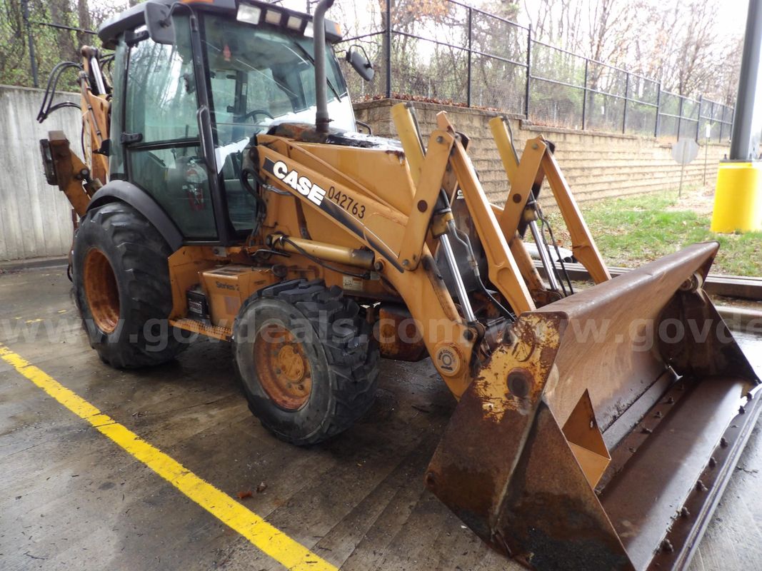 Case - Series 2 - 590 Super M - Loader and Backhoe - Diesel