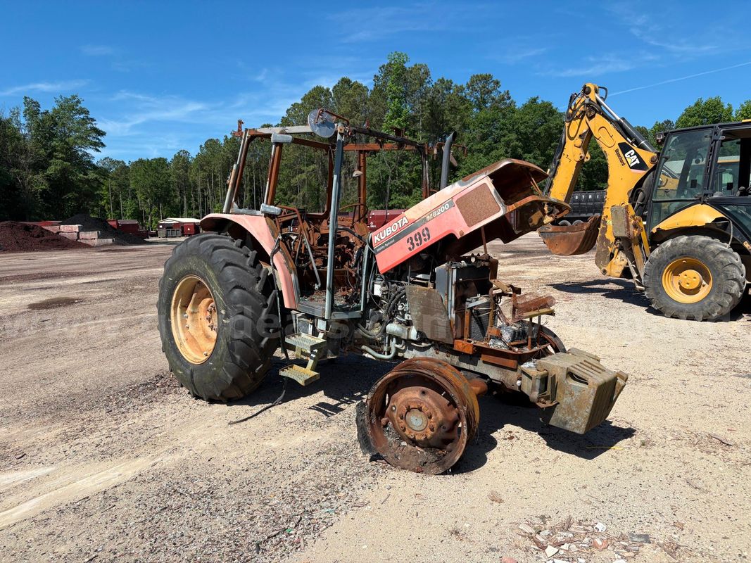 Kubota M8200