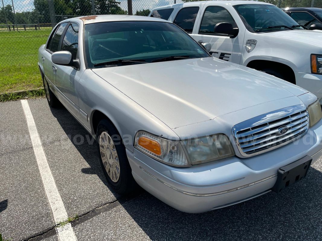 2003 Ford Crown Victoria