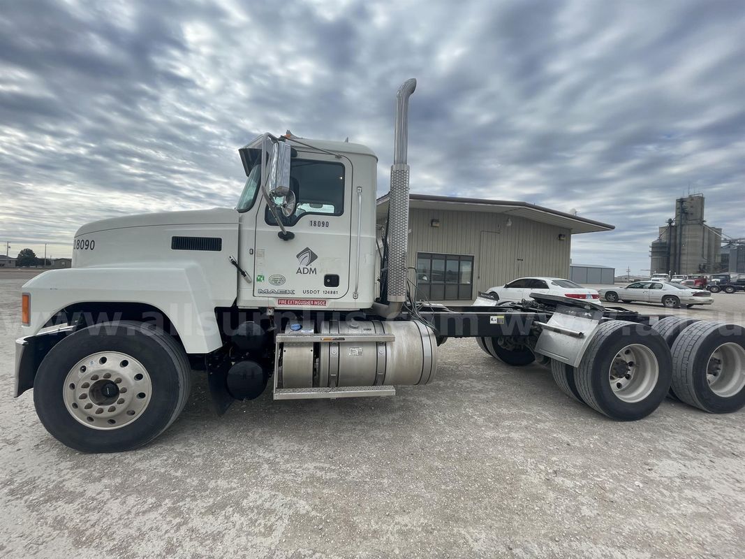 2018 Mack CU613 Semi Tractor