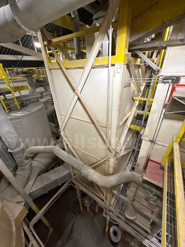 Mix Bin Approx. 18,500lb. Capacity