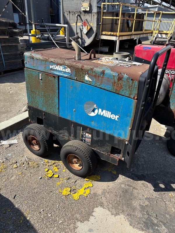 Miller Trailblazer 302 AC/DC Welder 11K Generator