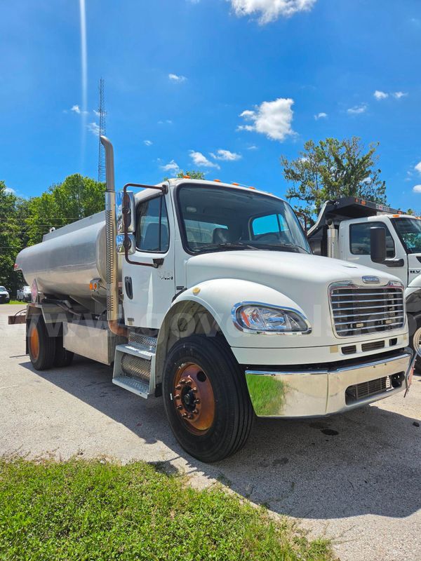 2009 Freightliner Fuel Truck