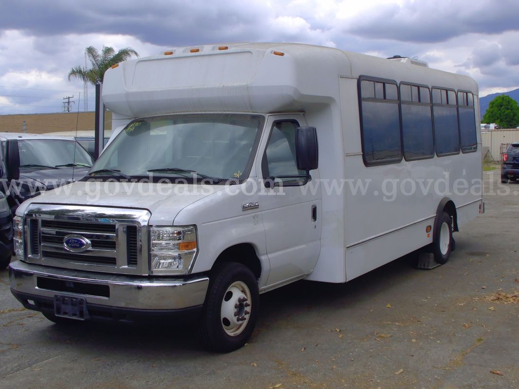 2017 Ford Econoline E450