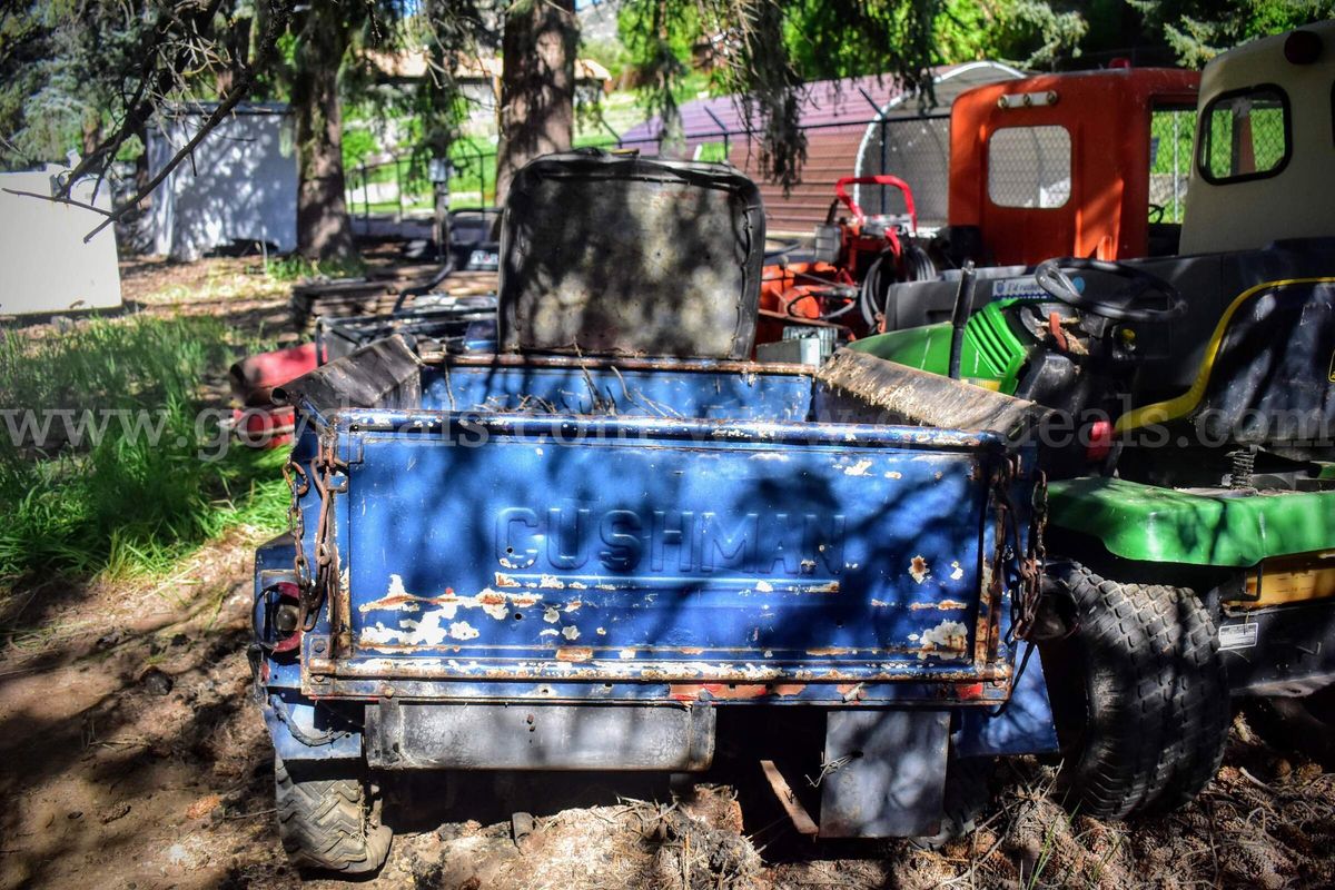 1972 Cushman 3 Wheeler Model #898400-7210 Color Dark Blue (Does not run)