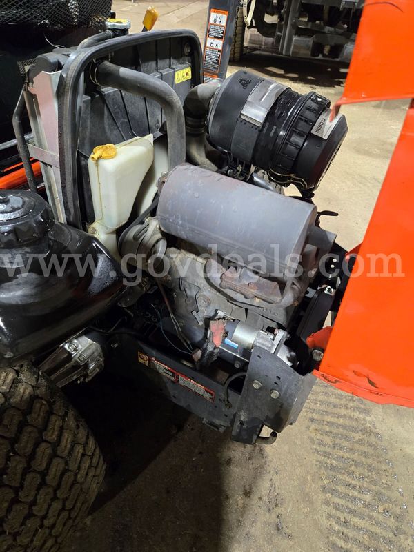 Kubota ZD326 zero turn mower